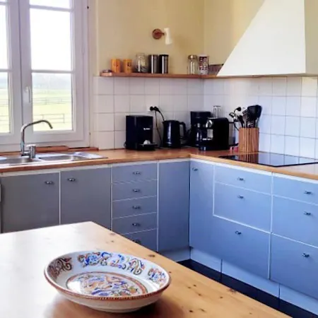 Holiday home Belle Demeure Dans Un Grand Parc Arbore