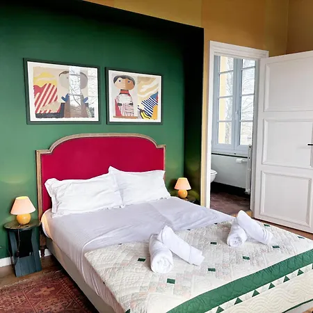 Holiday home Belle Demeure Dans Un Grand Parc Arbore *