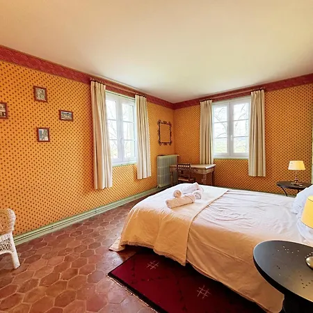 Belle Demeure Dans Un Grand Parc Arbore Holiday home *