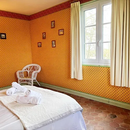 Belle Demeure Dans Un Grand Parc Arbore Holiday home *