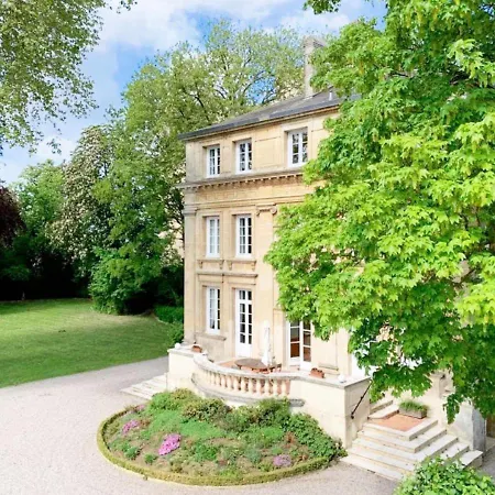 Holiday home Belle Demeure Dans Un Grand Parc Arbore *